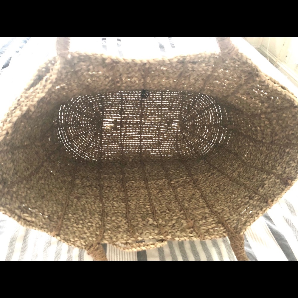 Straw Button Closure Tote - Picture 4 of 4